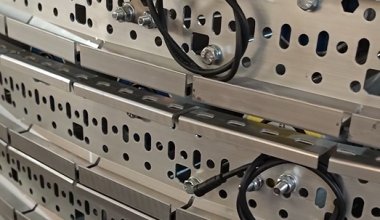 鋁型材多楔帶輸送機與轉彎機：工業(yè)輸送的得力助手